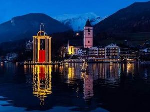 Wer nahe dem Wolfgangseer Advent uebernachten will, checkt im Kirchenwirt in Strobl ein eines von insgesamt 1.000 Hotels bei urlaubsbox Wer nahe dem Wolfgangseer Advent uebernachten will, checkt im Kirchenwirt in Strobl ein eines von insgesamt 1.000 Hotels bei urlaubsbox