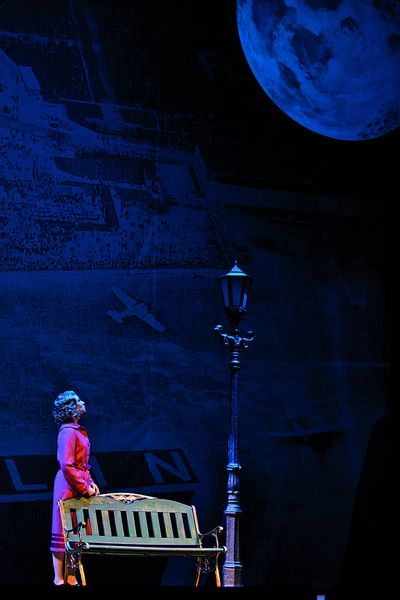 frau luna Operettendauerbrenner regensburg