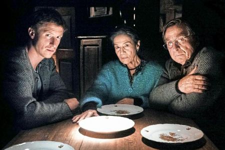 Nun hat der Tod im wahren Leben auch Hannelore Elsner ereilt. Hannelore Elsner und Elmar Wepper hier in KIRSCHBLUETEN & DAEMONEN