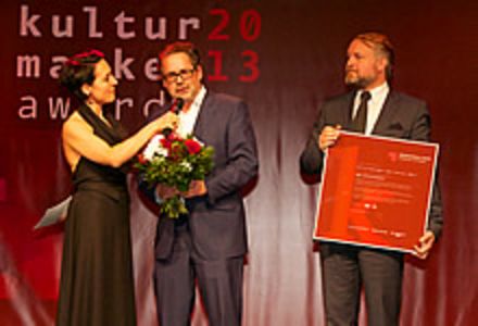 Thomas Girst BMW Group, und Jurymitglied des Kulturmarken-Awards lobte: Udo Kittelmann begeistert mit Leidenschaft und Expertise.