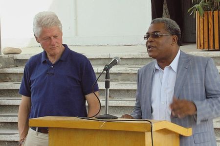 "Haiti: Tödliche Hilfe" - Wie Hilfe Selbsthilfe blockieren kann
