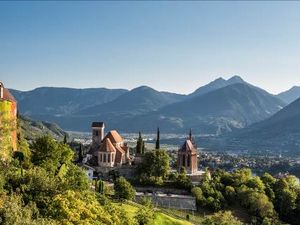 Für 35 €/Strecke gelangen Schenna-Urlauber ab sofort vom Airport Innsbruck bequem per Bus in die Gemeinde bei Meran Für 35 €/Strecke gelangen Schenna-Urlauber ab sofort vom Airport Innsbruck bequem per Bus in die Gemeinde bei Meran