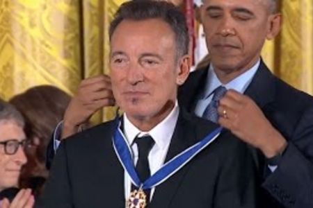 Ex-US-Präsident Barack Obama und Musiker Bruce Springsteen haben ein gemeinsames Buch geschrieben