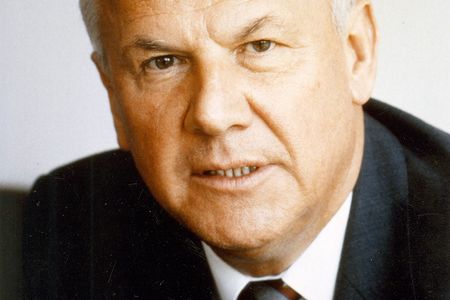 „Der hr trauert um einen großen Verwaltungsfachmann. Über 25 Jahre hat er sich um Finanzen, Organisation und Technik gekümmert und damit die Programmarbeit erst möglich gemacht. Der hr ist ihm zu großem Dank verpflichtet.“