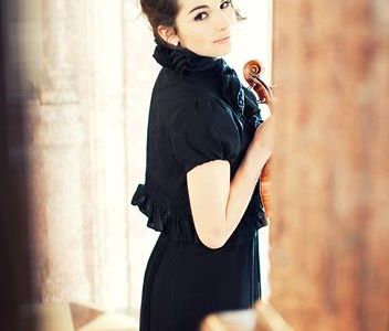 Alina Pogostkina spielt die Violine beim Kammerkonzert in Mannheim