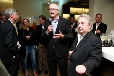 Willy Oergel, Vorsitzender der Unternehmensleitung Breuninger erklaerte noch mal das einzigartige Konzept von Sansibar by Breuninger