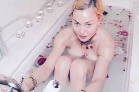 Madonna inszeniert sich als Quarantaene-Opfer