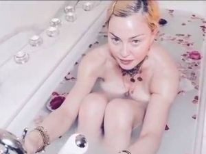 Madonna inszeniert sich als Quarantaene-Opfer Madonna inszeniert sich als Quarantaene-Opfer