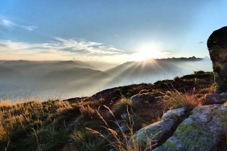 Der Sonnenuntergang an der Lauwandspitz ist Teil von Schennas ganztaegigem Suedtirol Balance Erlebnis