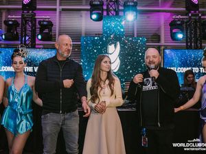 Das Grand Opening mit Moderatorin Cathy Hummels Das Grand Opening mit Moderatorin Cathy Hummels