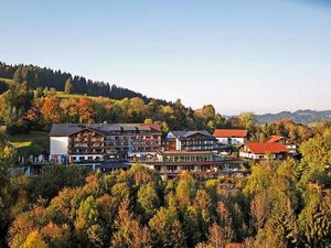 Ein attraktives Programm erwartet die Gaeste des Fuenf-Sterne-Hotels Allgaeu Sonne in Oberstaufen waehrend der Jubilaeumswoche im Herbst Ein attraktives Programm erwartet die Gaeste des Fuenf-Sterne-Hotels Allgaeu Sonne in Oberstaufen waehrend der Jubilaeumswoche im Herbst