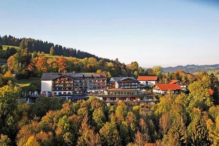 Ein attraktives Programm erwartet die Gaeste des Fuenf-Sterne-Hotels Allgaeu Sonne in Oberstaufen waehrend der Jubilaeumswoche im Herbst