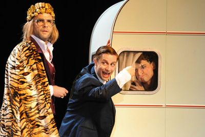 leonce und lena am theater bonn