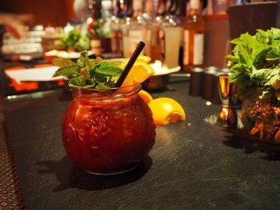 Happy Hour Startet mit uns und unseren sensationellen Kaltgetraenke Kreationen in unsere Geburtstagsnacht