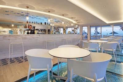 Die stylische Loungebar des The Sea Hotel by Grupotel