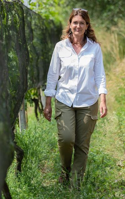 Gaby Gianini ist Besitzerin der Tenuta Castello di Morcote im gleichnamigen Tessiner Dorf am Luganer See. Ihre Weine zählen zu den besten der Schweiz