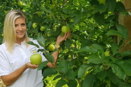 Neben ihren Obstwiesen ist die große Leidenschaft der Südtiroler Apfelbäuerin Judith Mathà die Gastgeberrolle. Der Grieserhof in Nals, Mitglied bei „Roter Hahn“, beherbergt Urlauber im stylisch umgebauten Stadel