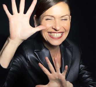 Binde dich an nichts, was du nicht sofort wieder loslassen kannst, auch das ist Freiheit sagt Angelika Wende