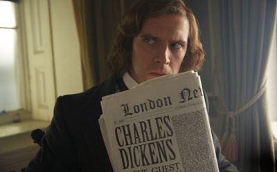 Mit 31 Jahren ist Charles Dickens so gut wie Pleite. Ein Erfolg muss her, eine Weihnachtsgeschichte