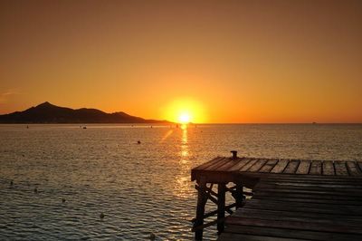 Sonnenuntergang am Hotelstrand