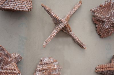 ausstellung  in Berlin: crystal bricks -  Mariel Poppe - eine Reihe architektonischer Gesteinskörper bis zum 26.4.2013