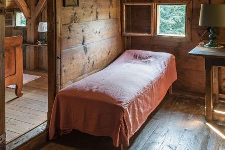 Thomas Bernhard besaß einige Schlafzimmer, obgleich fast nie jemand bei ihm übernachtete