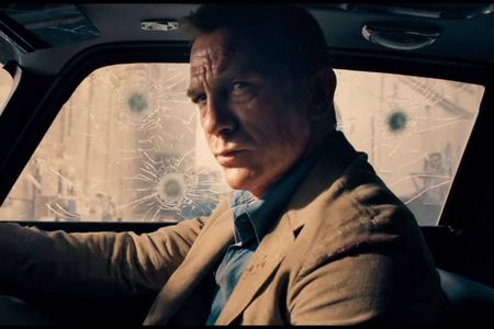James Bond ist wieder im Aston Martin unterwegs