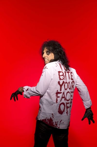 Alice Cooper singt mit weiteren Stars bei Rock meets Classic 2014