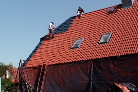In früheren Zeiten waren Dachziegel in erster Linie in Rot gehalten