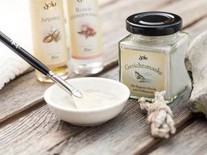 Gesichtsmasken der Jolu Naturkosmetik aus der Mecklenburgischen Seenplatte sind frei von Farb und Konservierungsstoffen Gesichtsmasken der Jolu Naturkosmetik aus der Mecklenburgischen Seenplatte sind frei von Farb und Konservierungsstoffen