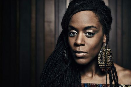 Die Musikerin und Rapperin Akua Naru