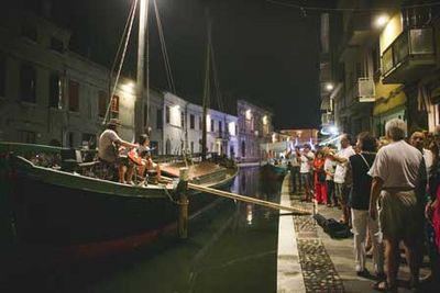 Der Sommer wird heiss in Comacchio an der Adria