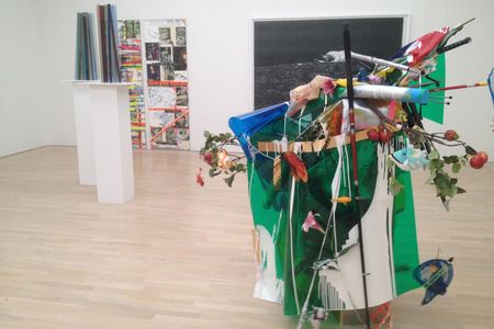 Installation von Isa Genzken im Lenbachhaus Muenchen