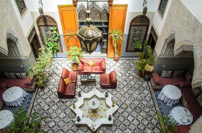 Eine Oase der Ruhe in Marokkos Medinas bieten Riads Reisenden auf der Wandertour „Marokko – Traumland stilvoll genießen“ von Hauser Exkursionen