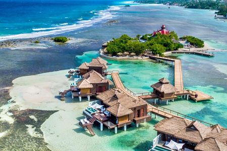 Sandals Resort bietet Ueberwasser-Villen in Karibik an