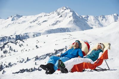 Waehrend der Sonnenskilaufwoche von 7. bis 14. April 2018 urlauben Wintersportler in St. Anton am Arlberg zu verguenstigten Konditionen