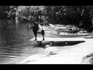 Im Jahr 1901 verbrachte der bekannte Wiener Neurologe Sigmund Freud samt Familie einige Wochen am Bad Reichenhaller Thumsee, unter anderem mit Angeln und Ruderbootfahren Im Jahr 1901 verbrachte der bekannte Wiener Neurologe Sigmund Freud samt Familie einige Wochen am Bad Reichenhaller Thumsee, unter anderem mit Angeln und Ruderbootfahren