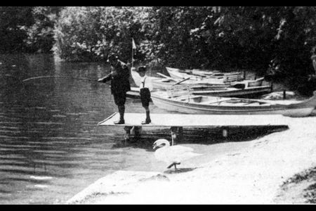 Im Jahr 1901 verbrachte der bekannte Wiener Neurologe Sigmund Freud samt Familie einige Wochen am Bad Reichenhaller Thumsee, unter anderem mit Angeln und Ruderbootfahren