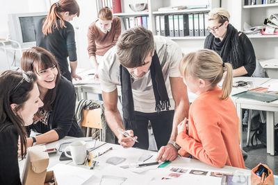 Staatliche Modeschule Stuttgart gibt Arbeitseinblicke