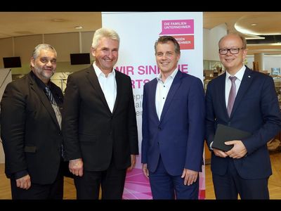 MdL Oliver Keymis, Landeswirtschaftsminister Prof. Dr. Andreas Pinkwart, Thomas Rick, NRW-Landesvorsitzender von DIE FAMILIENUNTERNEHMER, André Kuper, Praesident des Landtags
