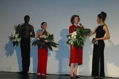 Premiere im Savoy-Theater: Fotografien, die lebendig werden, 500 Gaeste stroemten am Sonntag ins Savoy Theater