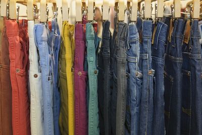 Jeans bunte Farben