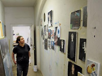 Nadine Woelk im Atelier