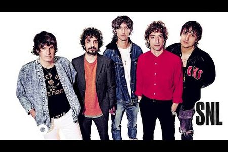 Nun erscheint mit The Adults Are Talking ein neues Video von THE STROKES