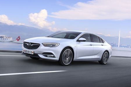 Opel prasentiert neuen Insignia in Genf