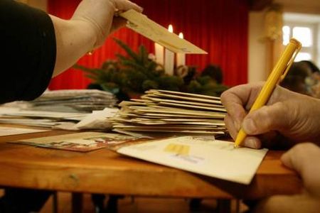 Wunschzettel willkommen in Himmelpfort an der Mecklenburgische Seenplatte hat der Weihnachtsmann ein eigenes Postamt