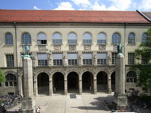 An der Ludwig-Maximilians Universitaet Muenchen haben die meisten Dax Vorstaende studiert