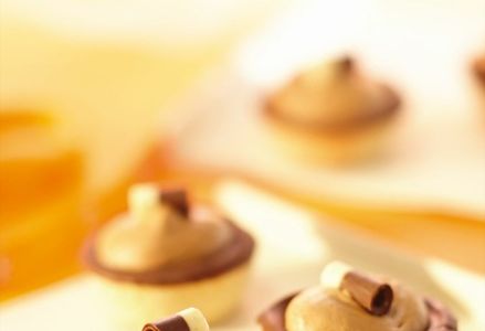Arko praesentiert die Praline Lecker-Ei im Maerz 2015
