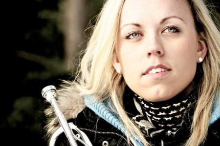 Konzert Klassik: Tine Thing Helseth spielt am 15.12. gemeinsam mit dem Züricher Kammerorchester weihnachtliche Concerti grossi