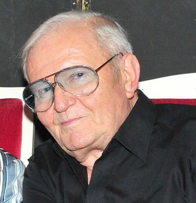 Horst Fliegel ist unter seinem Kuenstlernamen Ralf Petersen als Komponist hunderter Schlagertitel bekannt, die vor allem DDR-Interpreten sangen.